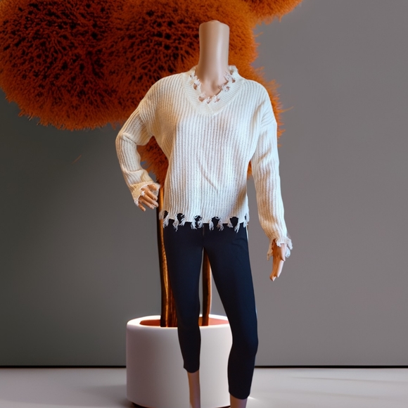 Streetwear Society Women's White Frayed Ribbed Knit Sweater - Picture 4 of 16